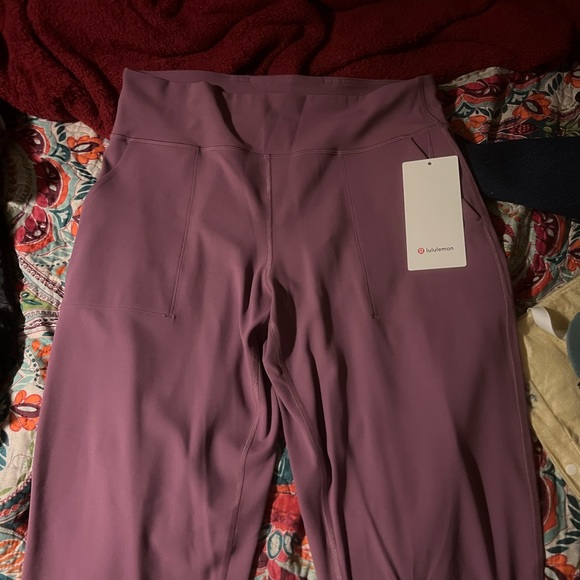 Lululemon joggers - Picture 1 of 2